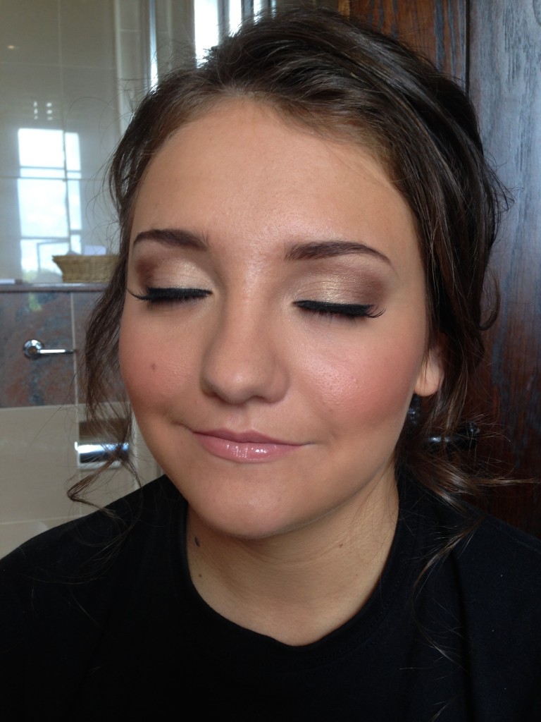 Teen bridesmaid soft smokey eye makeup